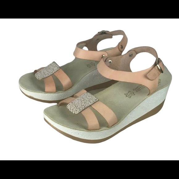 Fantasy Sandals Flex Sole Technology Wedge Buckle Leather Upper Size 40/9 - Picture 2 of 16